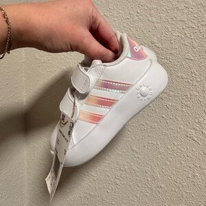 NWT in Box Adidas Toddler White Sneakers with Iridescent Stripes